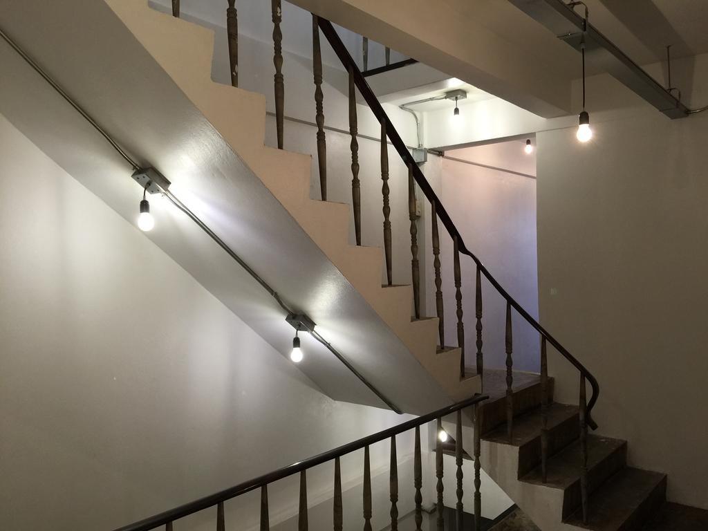 42 Guest House Bangkok Ngoại thất bức ảnh