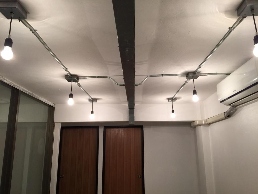42 Guest House Bangkok Ngoại thất bức ảnh