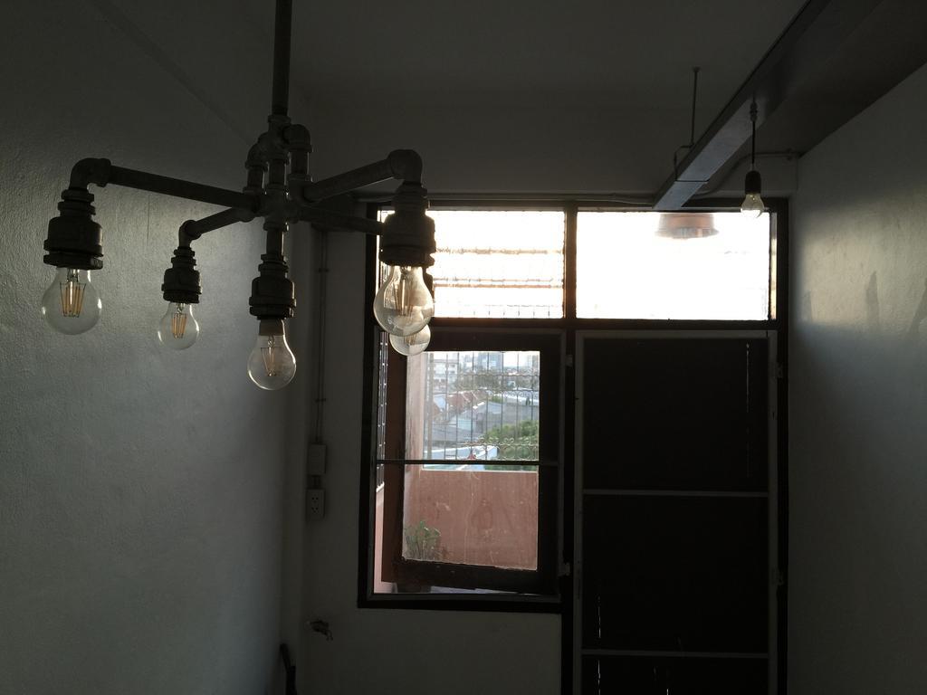 42 Guest House Bangkok Ngoại thất bức ảnh