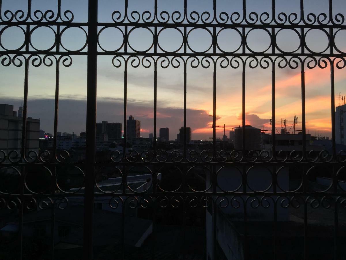 42 Guest House Bangkok Ngoại thất bức ảnh