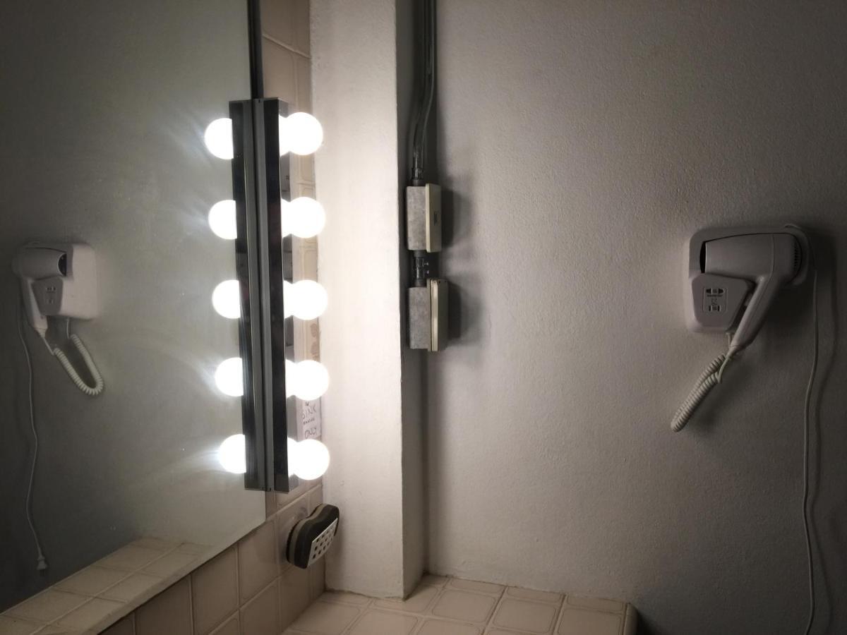 42 Guest House Bangkok Ngoại thất bức ảnh